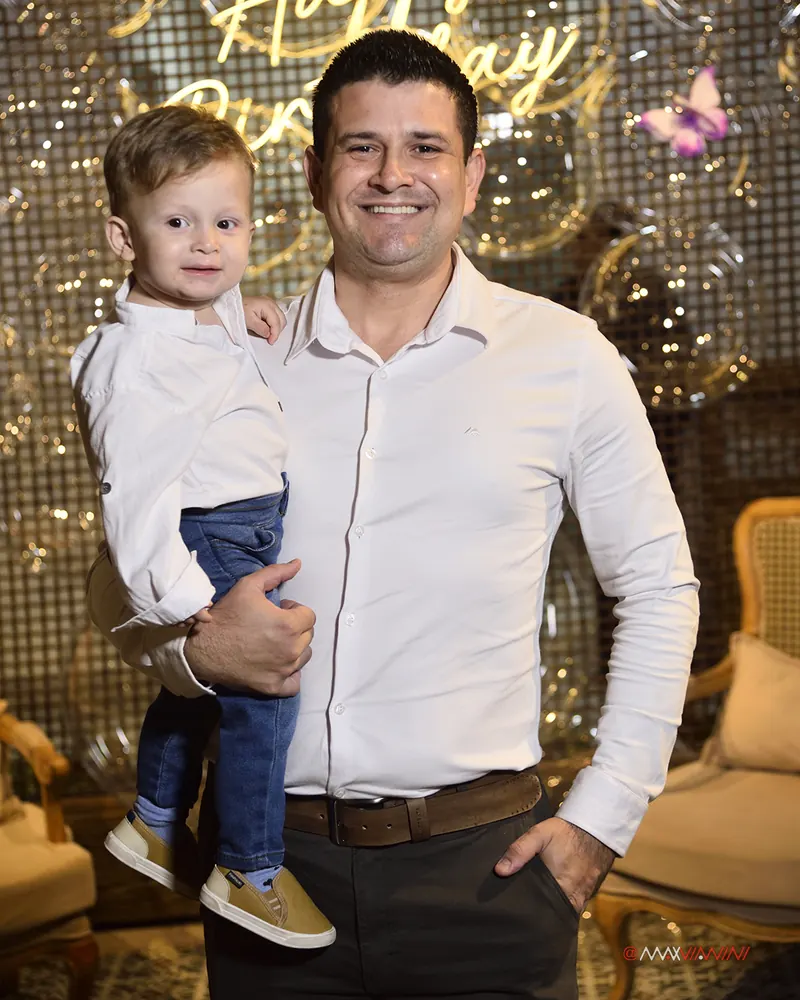 Pai e filho na festa